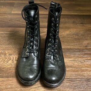 FRYE Veronica Laceup Combat Metallic Black